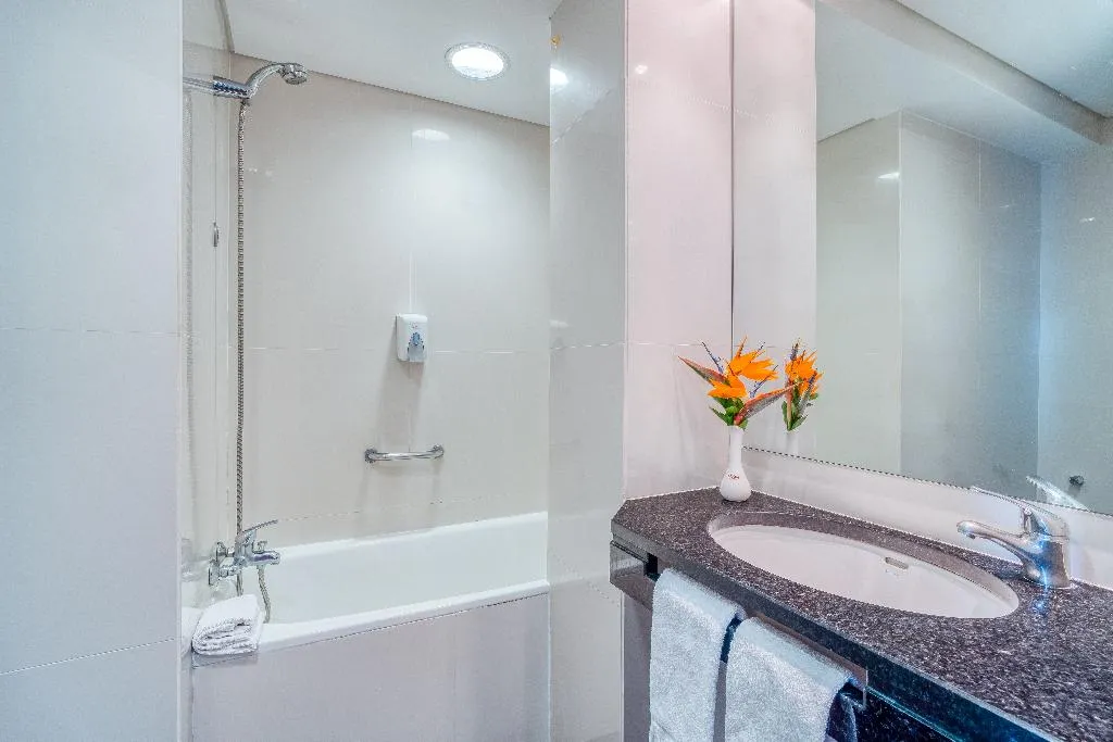 Double or Twin DELUXE Room, Muthu Raga Madeira Hotel, Madeira