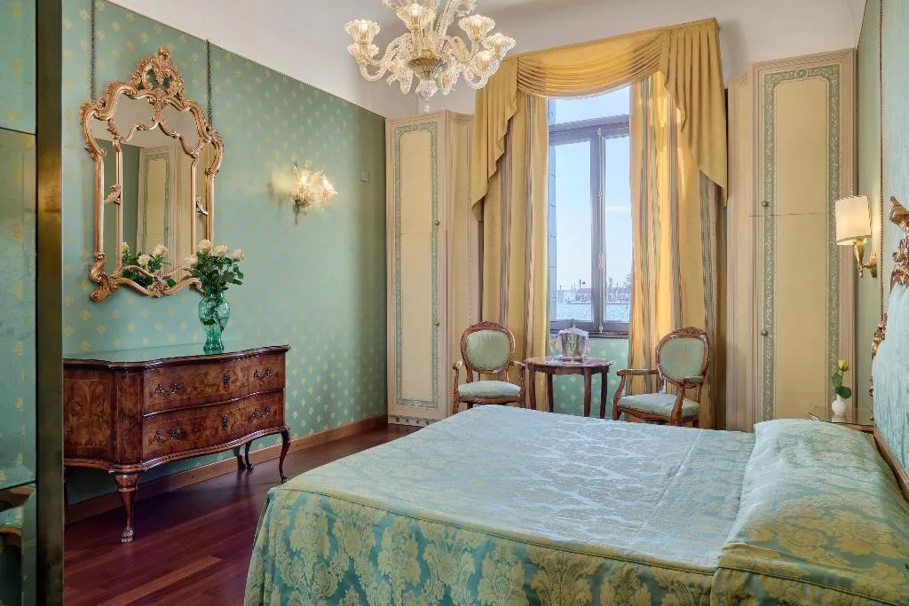 TWIN SUPERIOR Room, Locanda Vivaldi, Venice