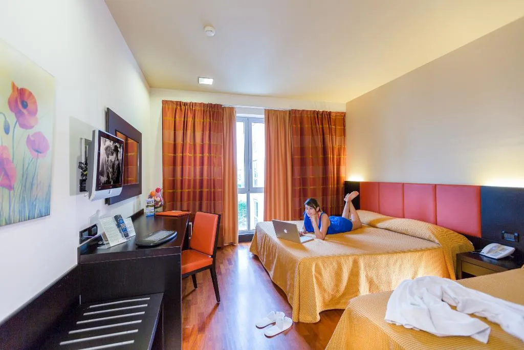 TRIPLE STANDARD Room, Victoria Terme Hotel, Rome