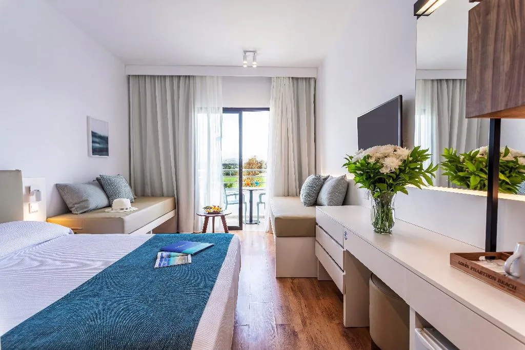 Double or Twin CAPACITY 4 Room, Louis Phaethon Beach, Cyprus
