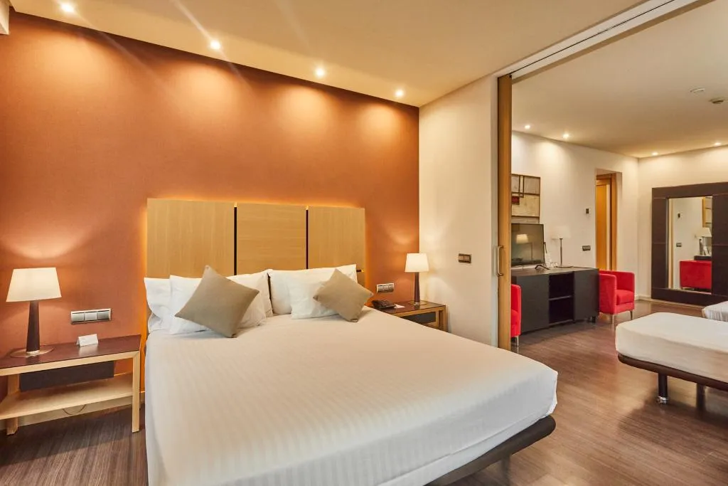 FAMILY ROOM STANDARD Room, Silken Puerta Valencia, Valencia