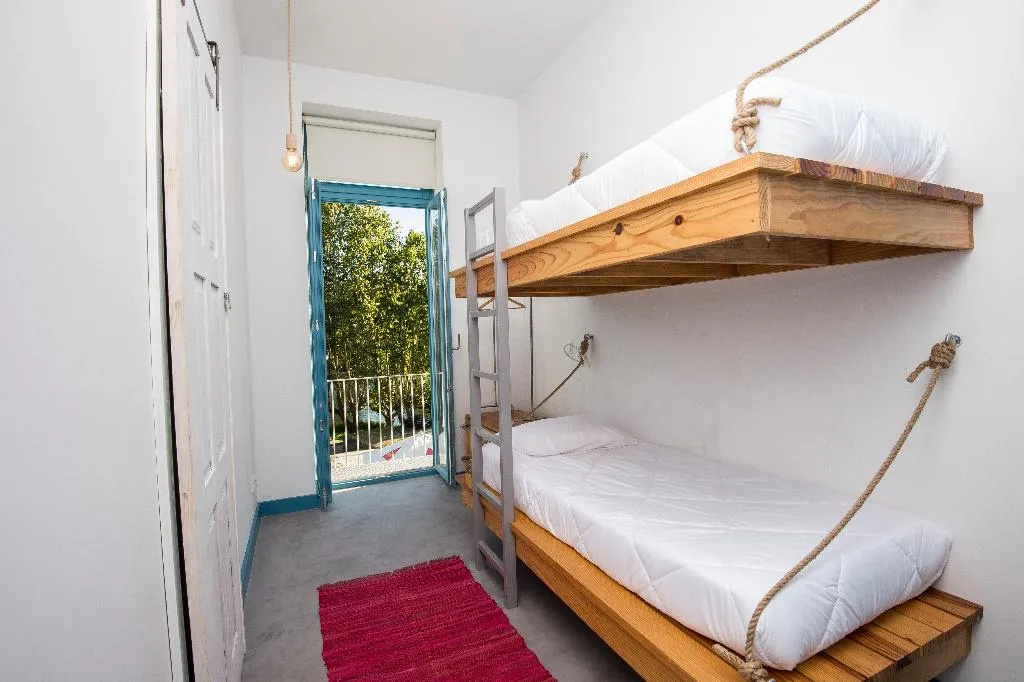 Bed in dormitory CAPACITY 2 ONE BEDROOM Room, Hostel des Arts, Porto