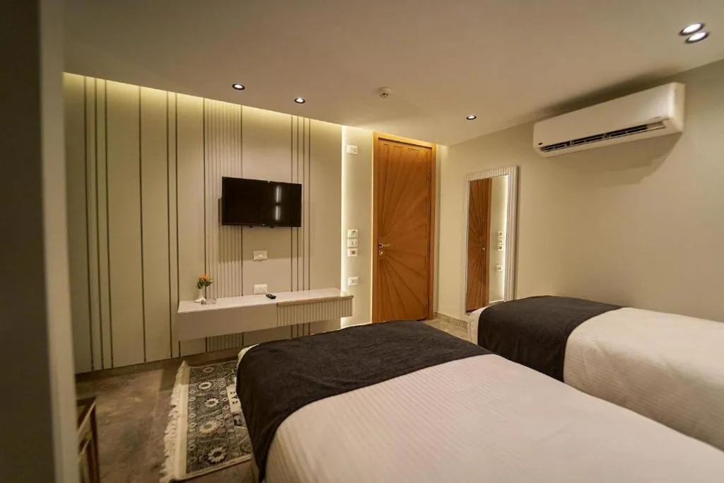 TWIN DELUXE TWO BEDS Room, Pyramids Charm Hotel, Cairo