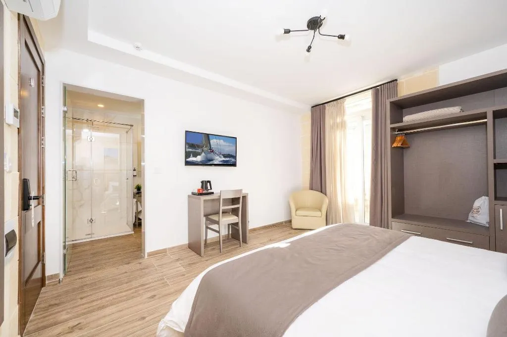 Room, C4 Retreats Gozo, Gozo