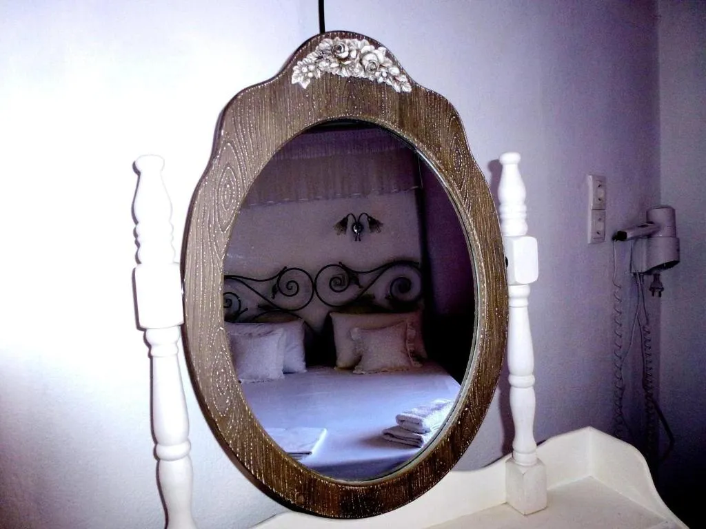 Room, Atalos Suites, Santorini
