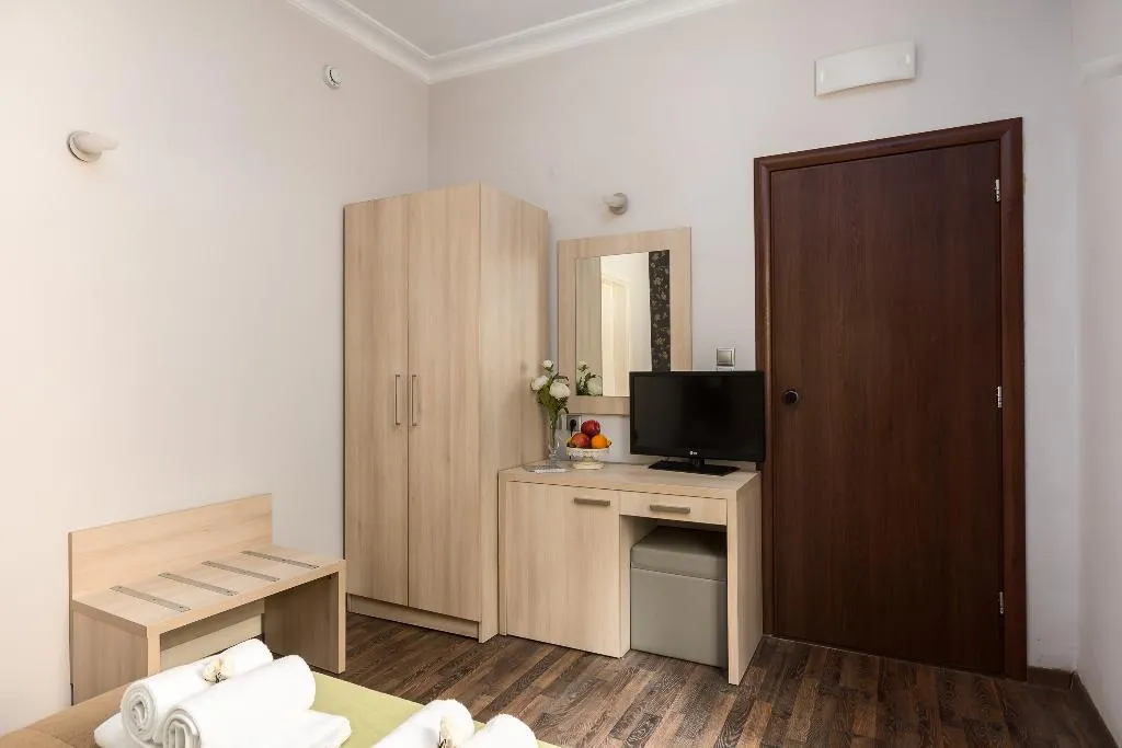 SINGLE WITHOUT BALCONY Room, Arion, Corfu