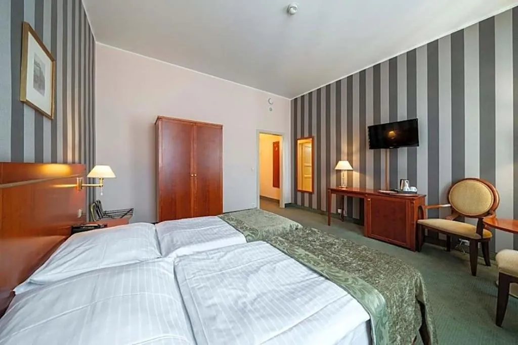 Room, Hotel Raffaello, Prague
