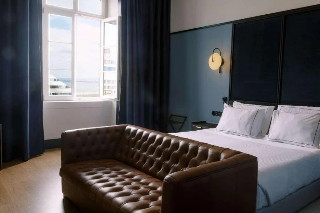JUNIOR SUITE RIVER VIEW Room, The Editory Riverside Santa Apolonia Hotel, Lisbon