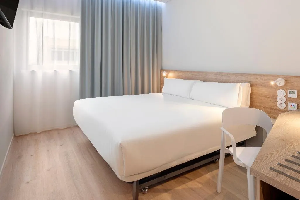 DOUBLE STANDARD Room, B&B HOTEL Porto Gaia, Porto