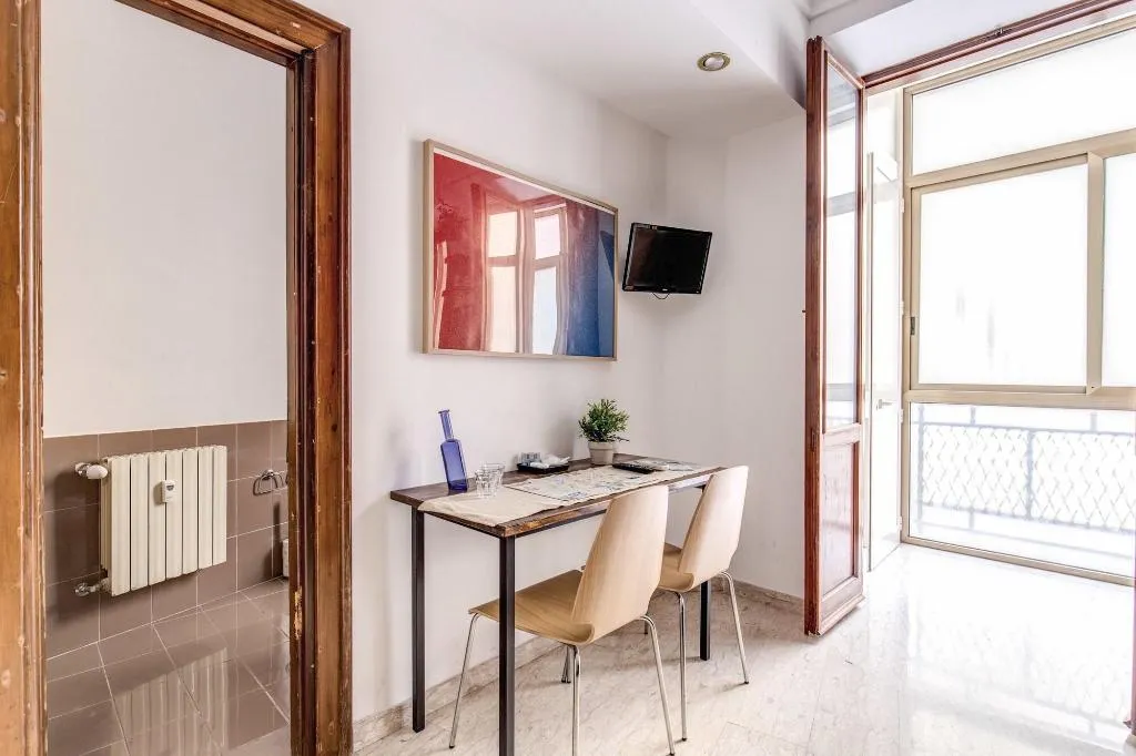 Room, B&B Locanderia, Naples