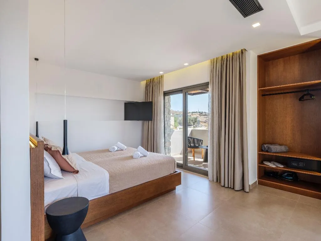 SUITE SEA VIEW WITH PRIVATE POOL Room, Evi Suites & Villas, Mykonos