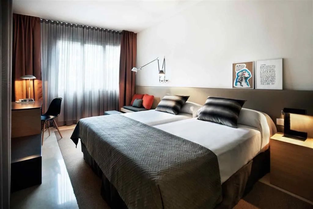 JUNIOR SUITE STANDARD Room, Mercure Barcelona Condor, Barcelona