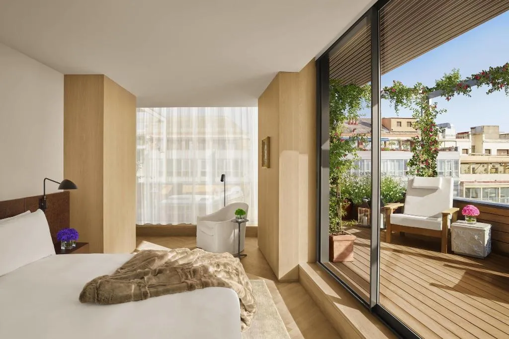 Room, EDITION Barcelona, Barcelona