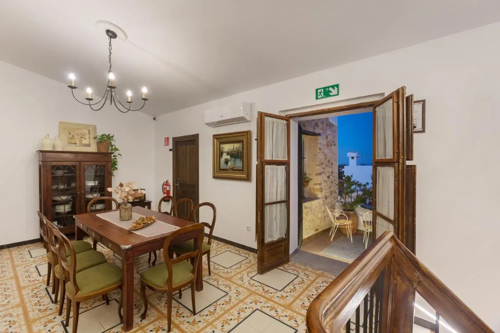 TRIPLE TWO BEDS Room, Art boutique La Casona de las Flores, Costa Blanca
