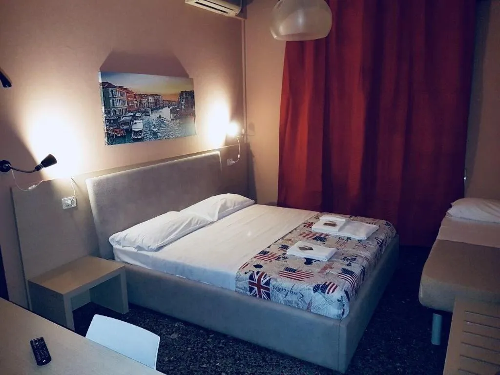 Room, Colombo Hotel & Hostel For Backpackers, Venice