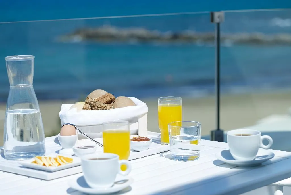 SUITE BEACH FRONT Room, Knossos Beach Bungalows & Suites, Crete