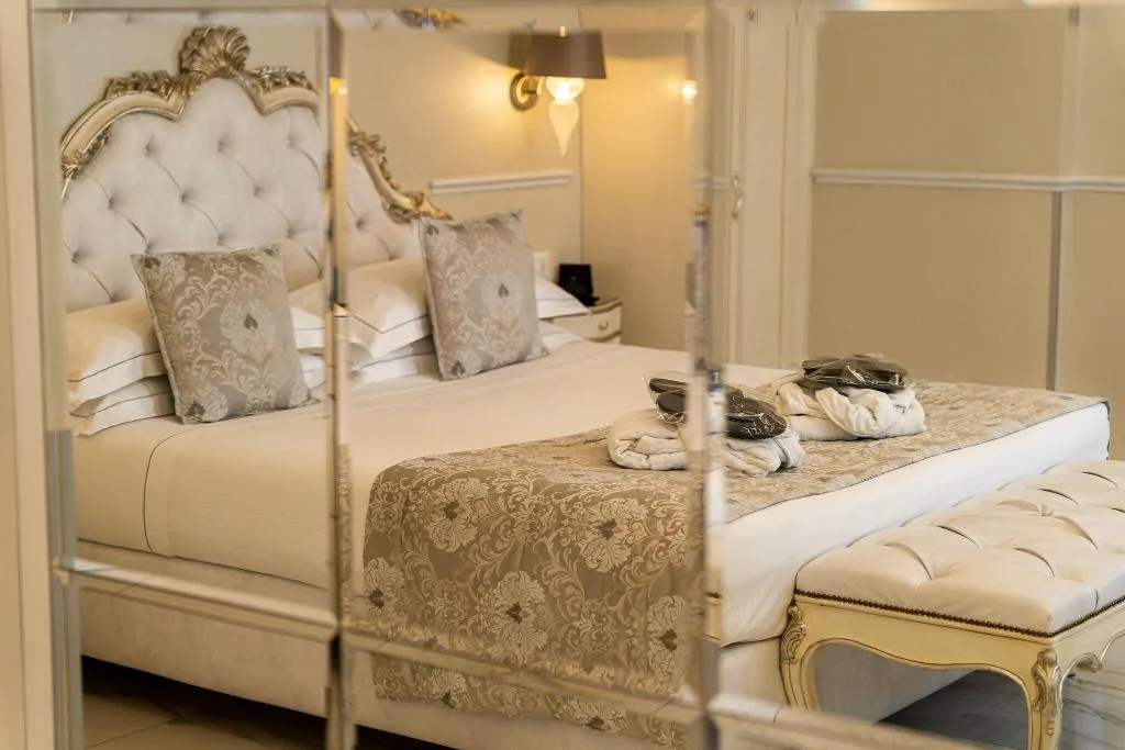 SUITE DELUXE Room, The Moon Boutique Hotel, Florence