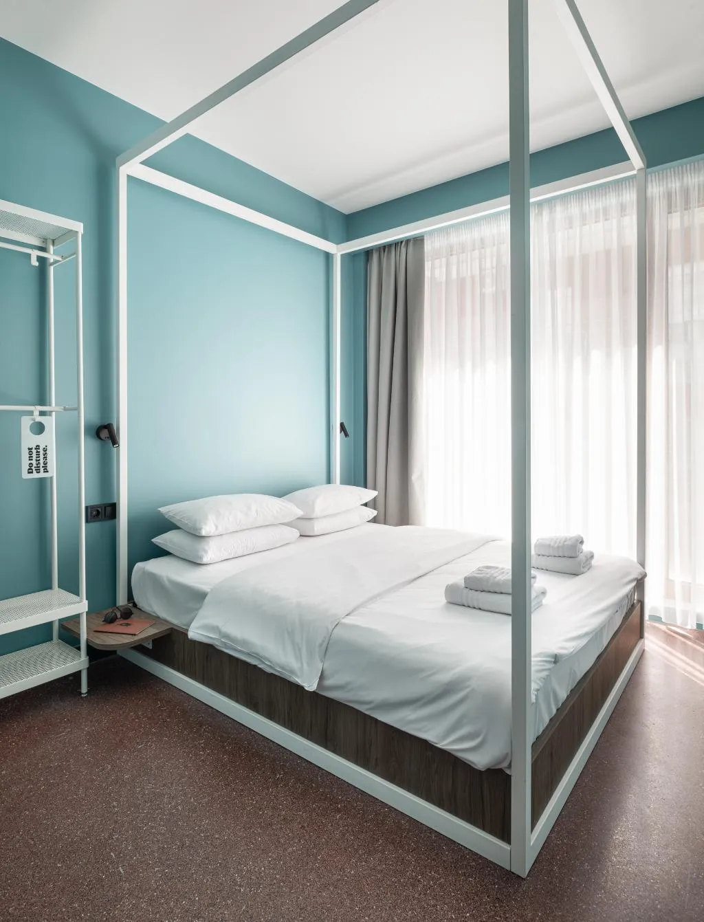 DOUBLE STANDARD Room, Zeus Is Loose, Halkidiki