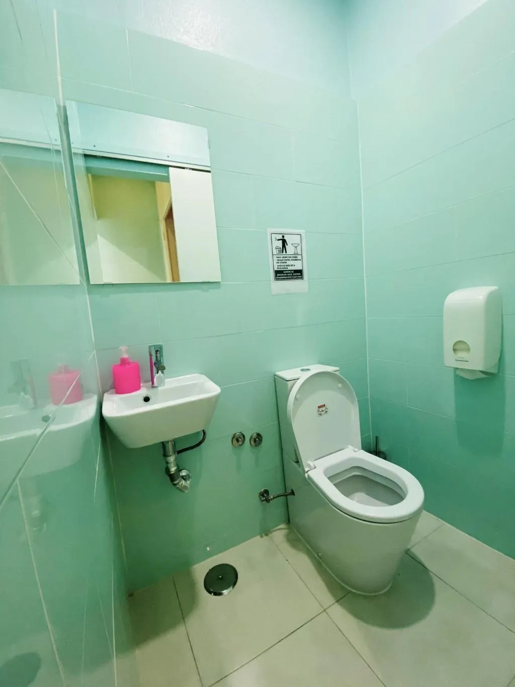 Room, Green Heart Hostel, Lisbon