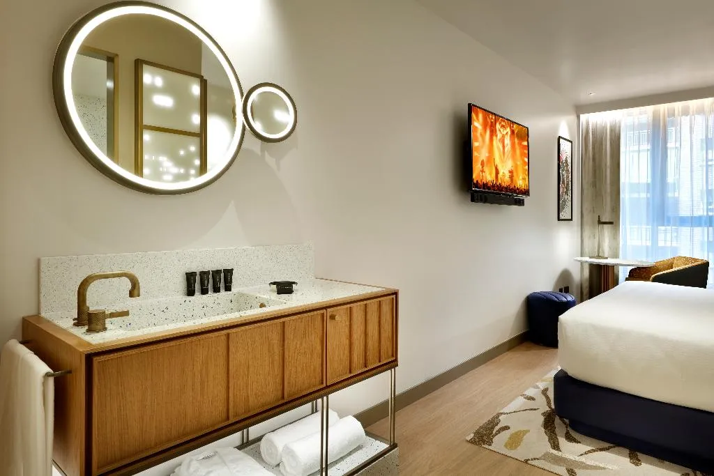 DOUBLE SUPERIOR CITY VIEW Room, Hard Rock Hotel Madrid, Madrid