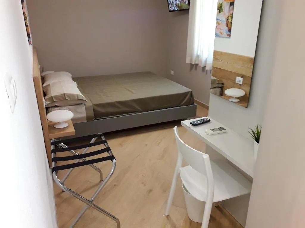 Room, Euforia Napoli, Naples