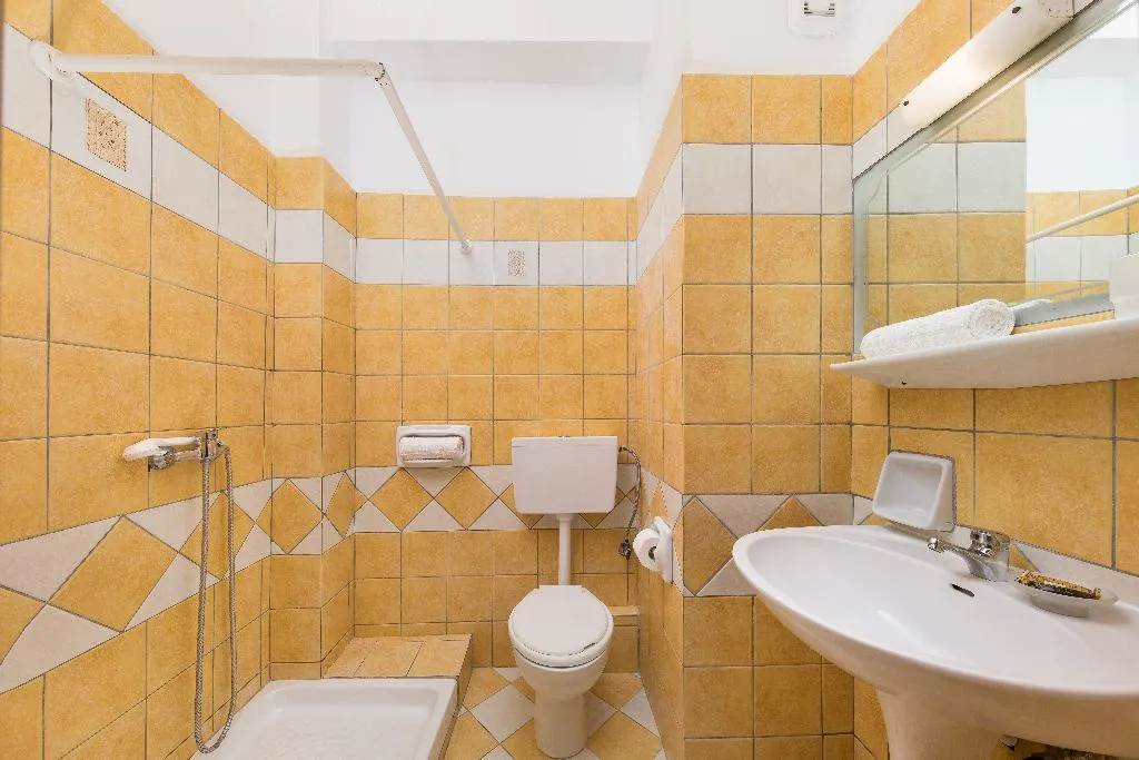 Room, Lefkimi, Corfu