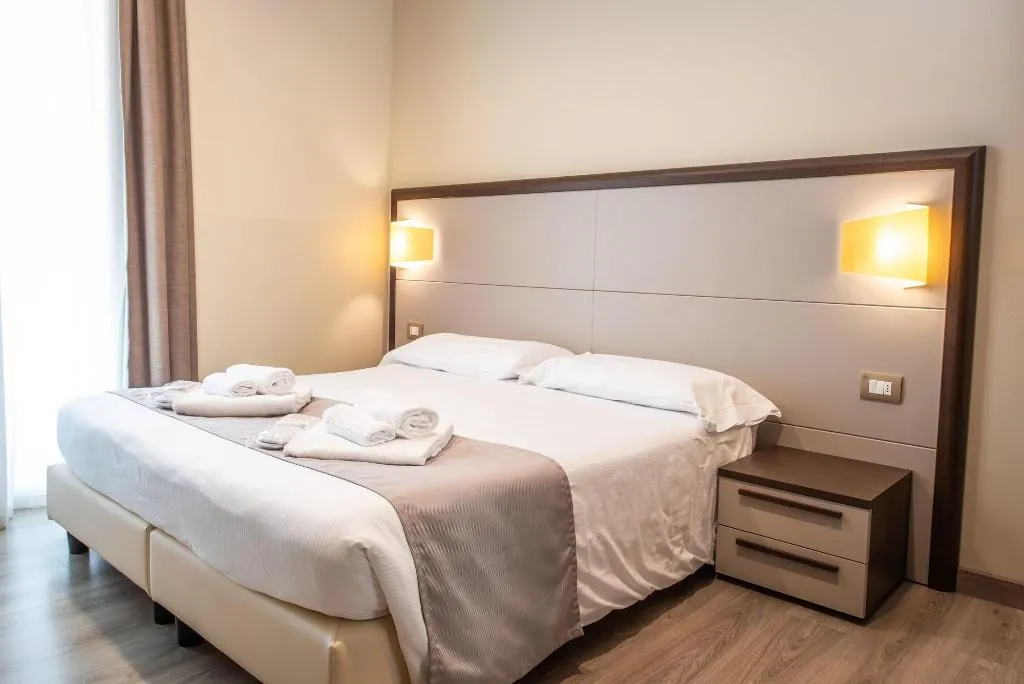 Room, Hotel Rosa, Milan