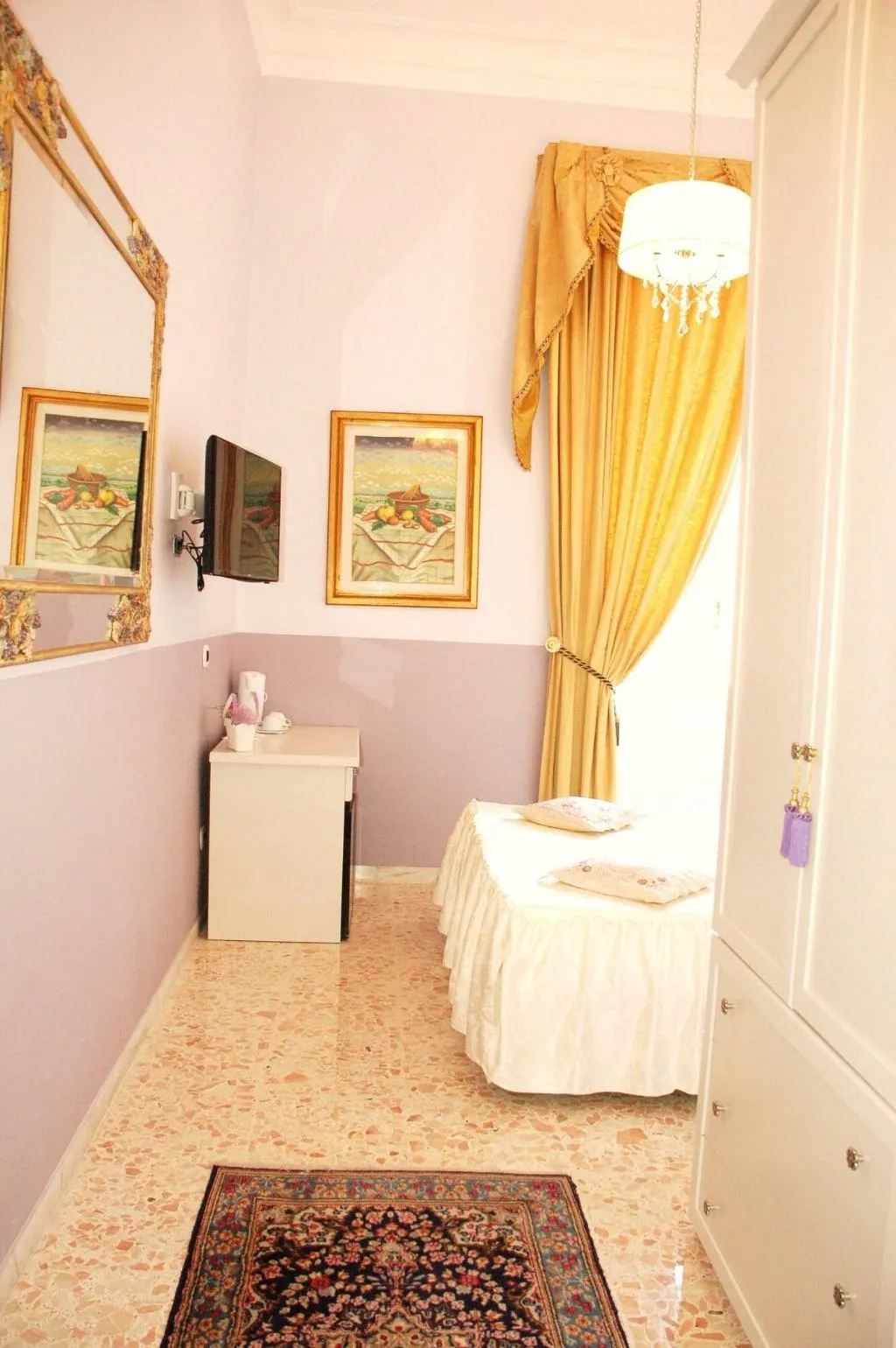 Room, Charme Holidays Colosseum, Naples