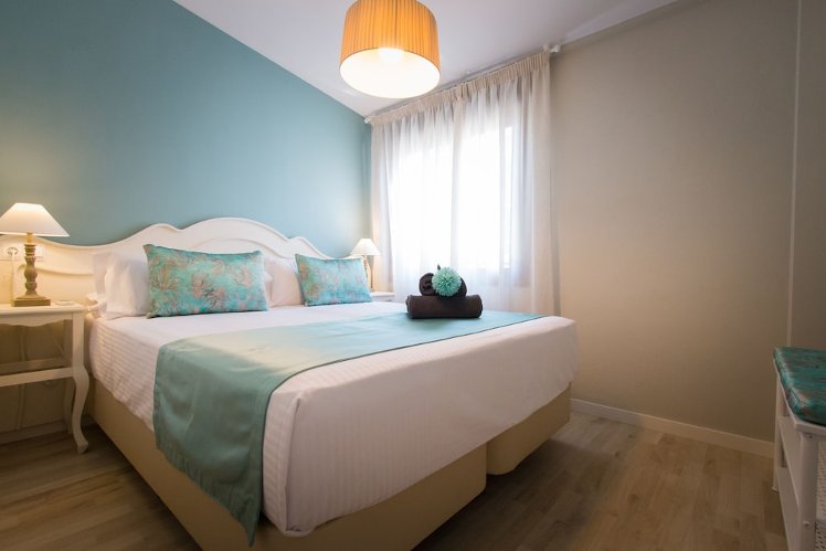 Holidays2Malaga Suites Apartments, Costa Del Sol