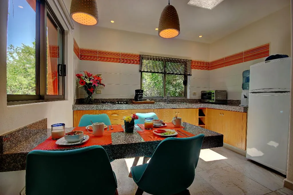 BUNGALOW GARDEN VIEW Room, Riviera Maya Suites, Playa Del Carmen