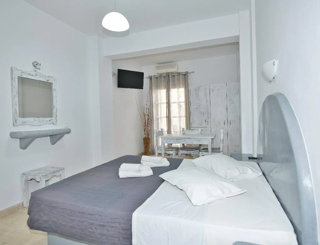 DOUBLE SUPERIOR Room, Ira Apartments, Santorini