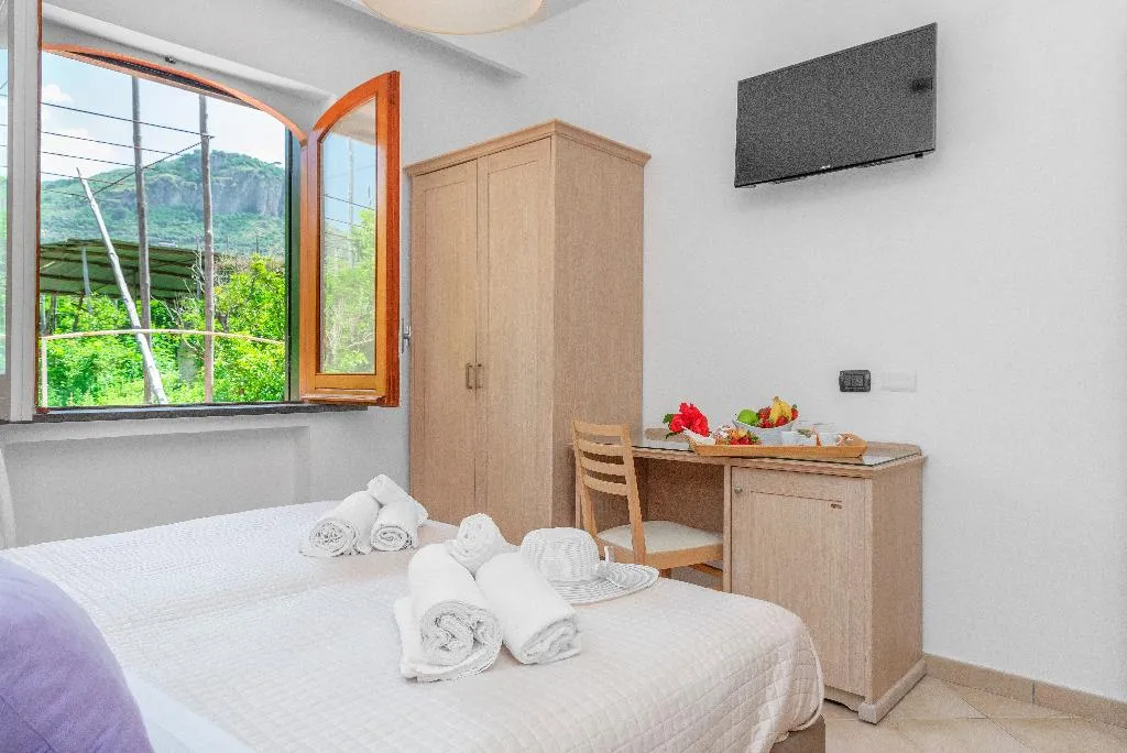 DOUBLE GARDEN VIEW Room, Relais Francesca, Naples