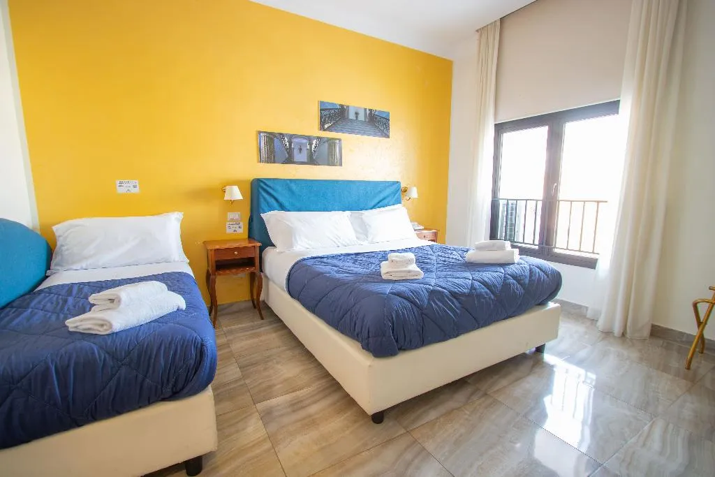 TRIPLE SUPERIOR Room, Ostello Bello Napoli, Naples