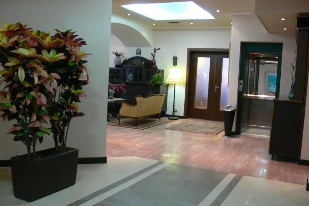 Lobby, Hotel Majestic, Durres