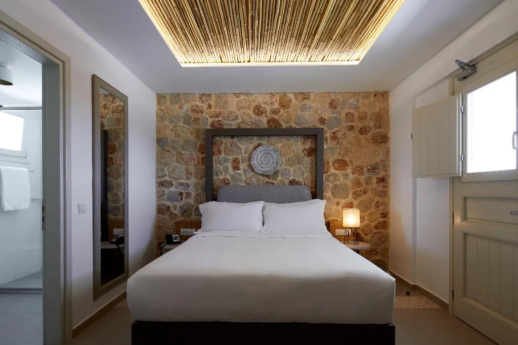 DOUBLE GUEST ROOM Room, Sea Breeze Santorini Beach Resort, Curio Collectio, Santorini