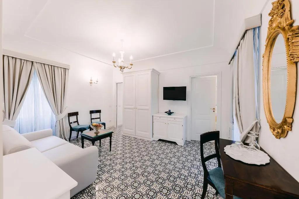 Room, Palazzo Pascal, Naples