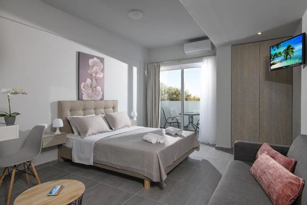 TRIPLE CAPACITY 3 Room, Golden Sunlight, Crete