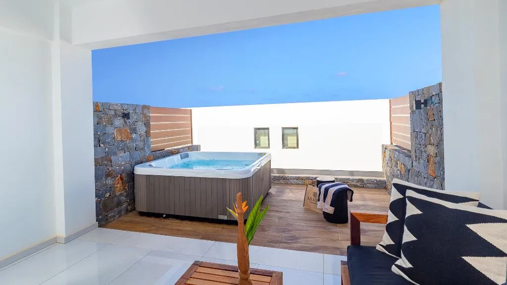 SUITE WITH JACUZZI Room, Abaton Island Resort & Spa, Crete