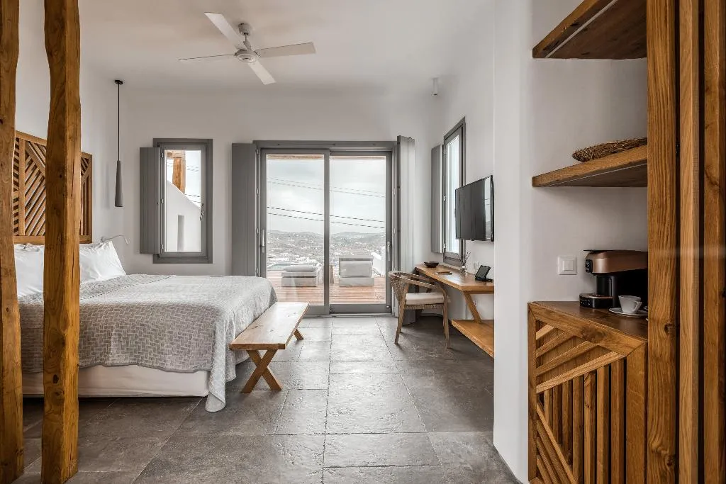 SUITE DELUXE WITH JACUZZI Room, Alissachni Mykonos, Mykonos