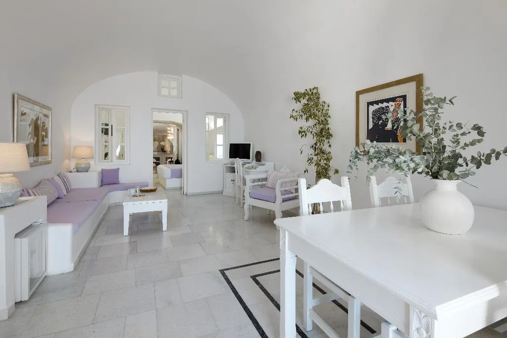 SUITE HONEYMOON Room, Iliovasilema Hotel & Suites, Santorini