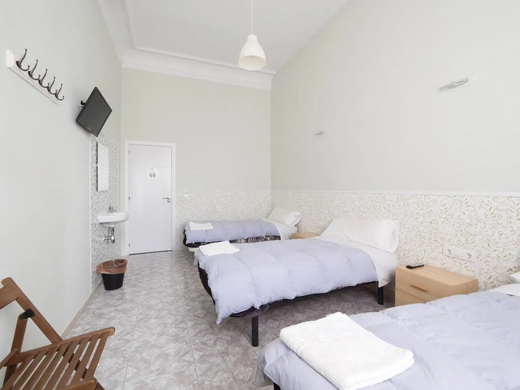 Room, Hostal Apolo Xi, Madrid