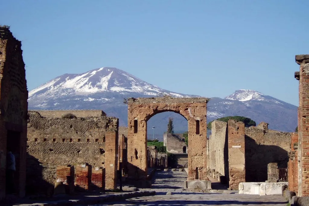 Sports and Entertainment, Maiuri, Naples