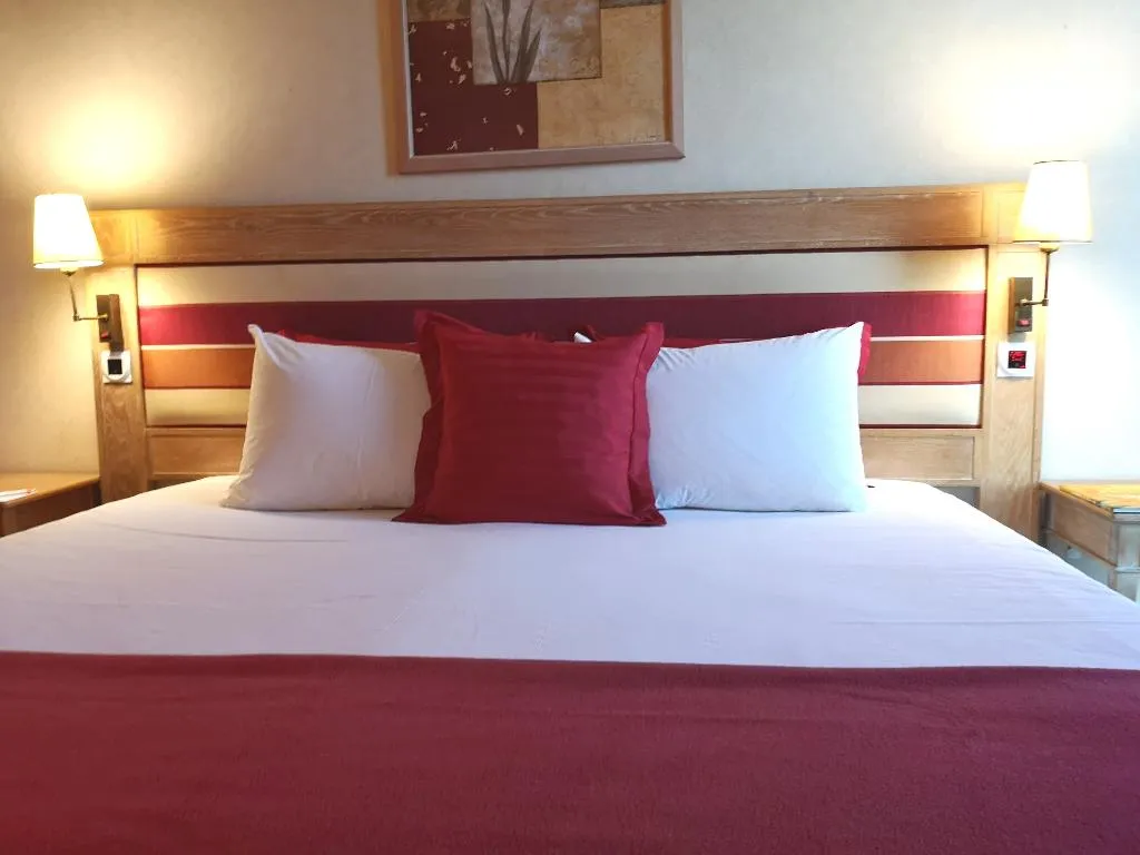 JUNIOR SUITE STANDARD Room, Riviera Hotel Carcavelos, Lisbon