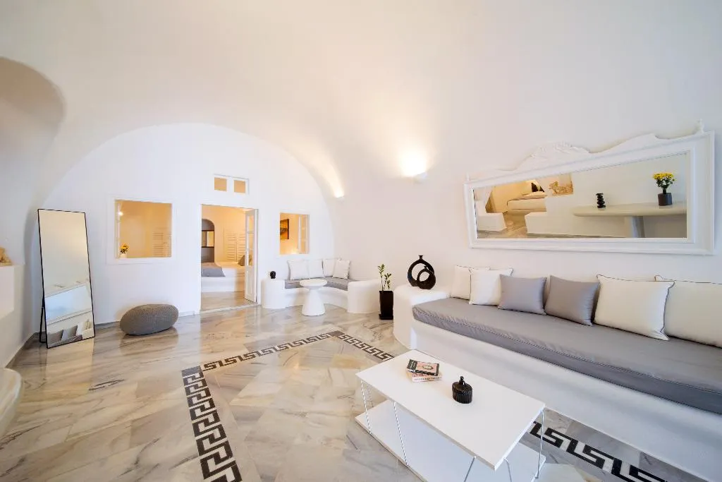 VILLA STANDARD Room, Pegasus Suites & Spa, Santorini