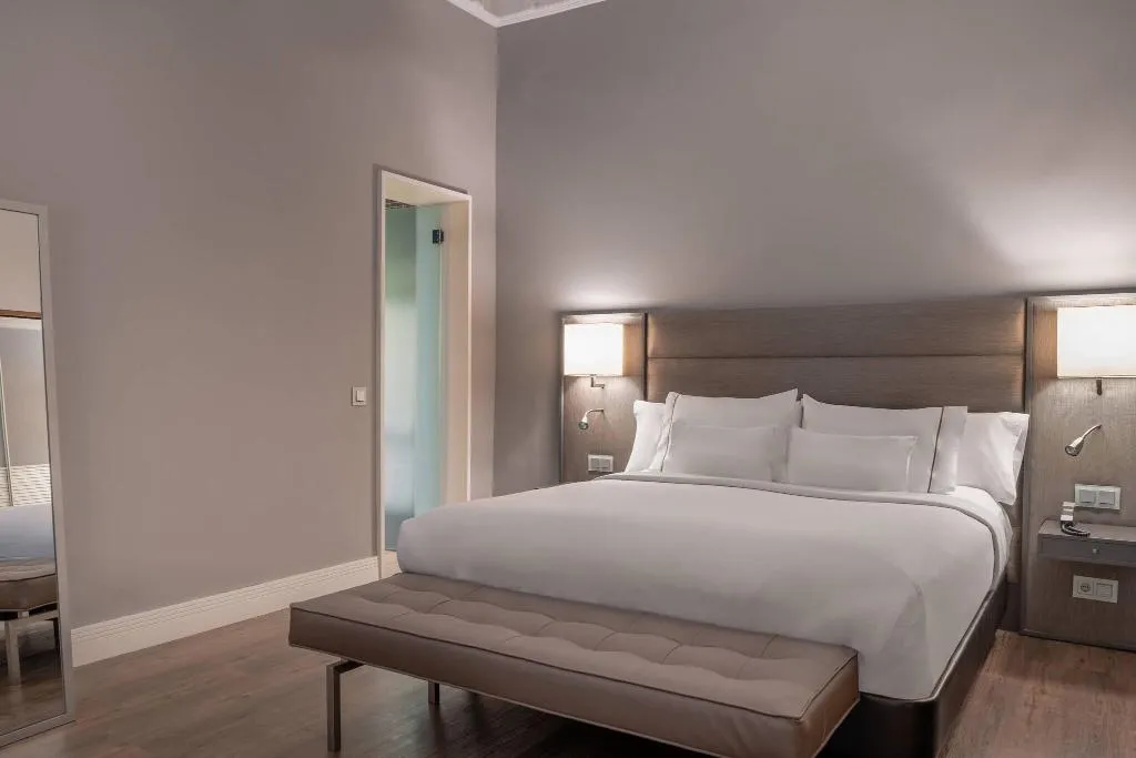 Room, AC Hotel Palacio del Retiro Autograph Collection, Madrid