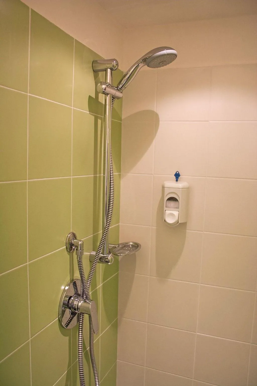 Room, City-in-hostel-B&B, Catania