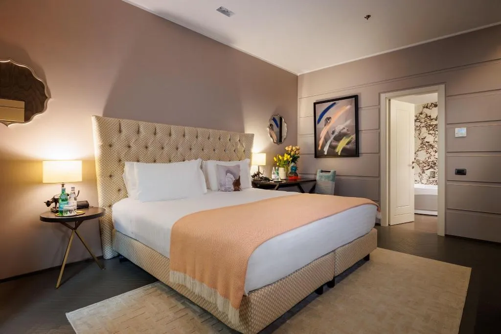 SUITE DELUXE KING BED Room, Singer Palace Hotel, Rome