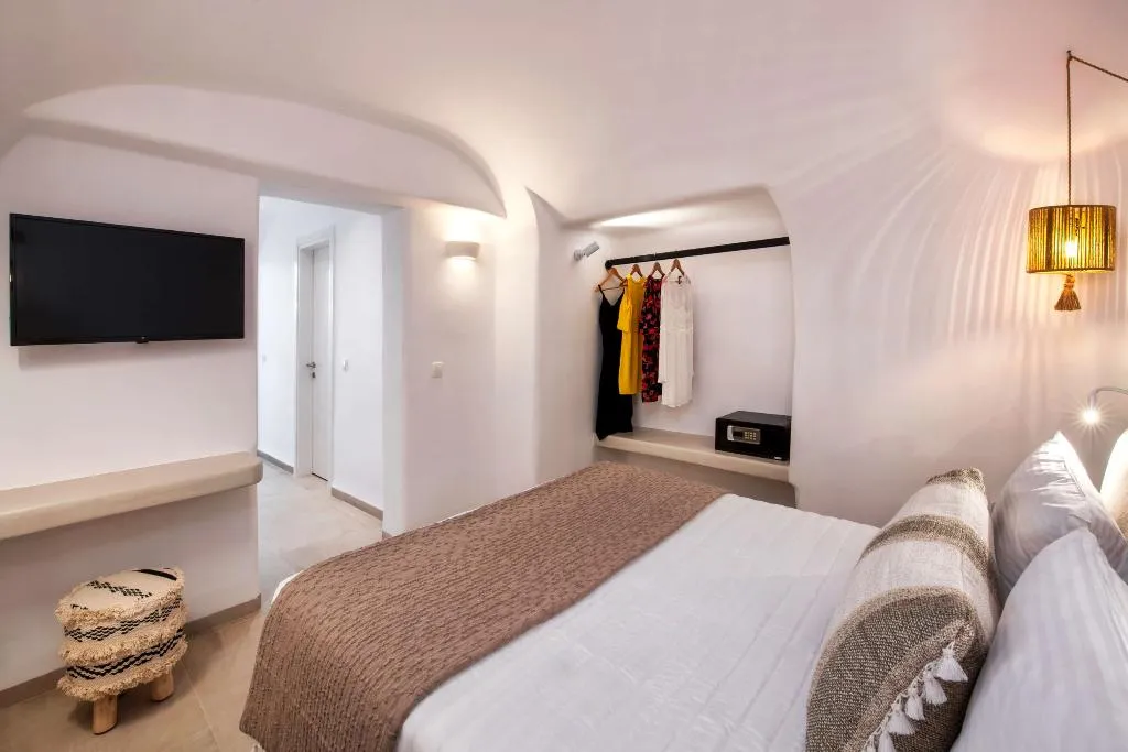 SUITE GRAND Room, Hill Suites Santorini, Santorini