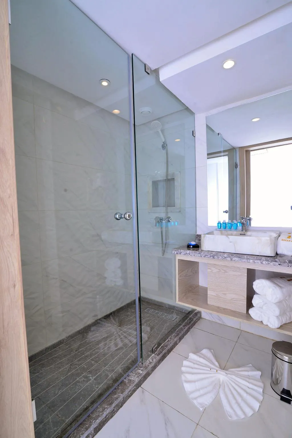Room, Rihab Rabat, Rabat
