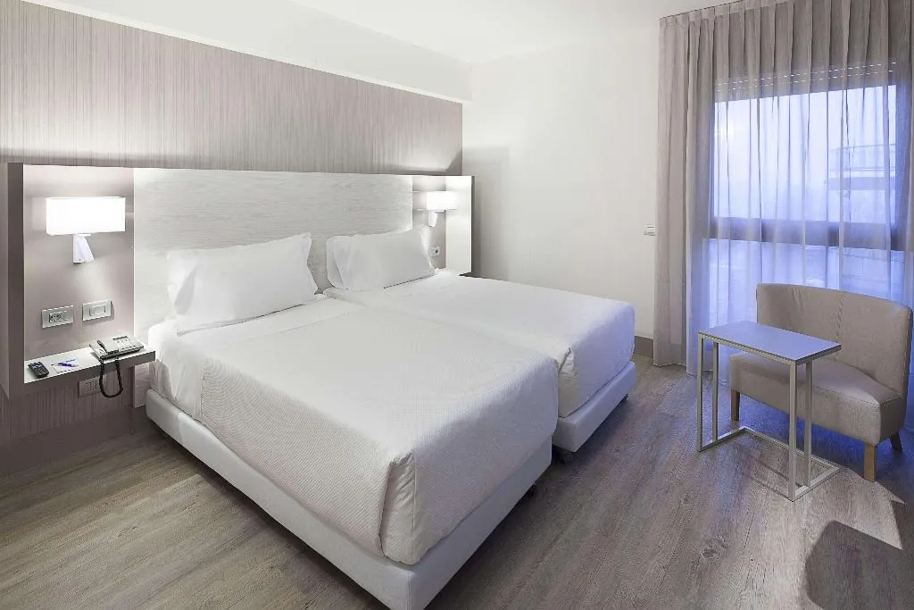 Room, NH Milano Congress Centre, Milan